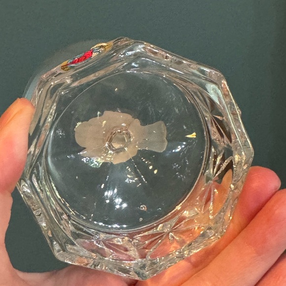 HOFBAUER Signed Byrdes Frosted Bird in a Lead Crystal Dome / Cage, 4.25" Tall. - Picture 5 of 8